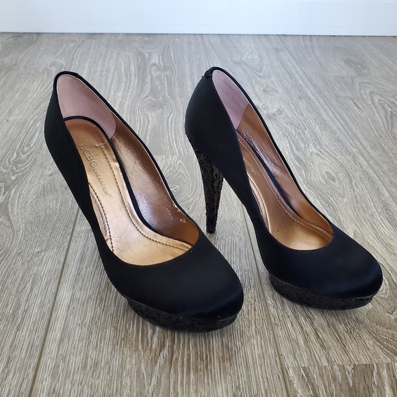 BCBG generation black satin capone pump heel - Picture 3 of 5
